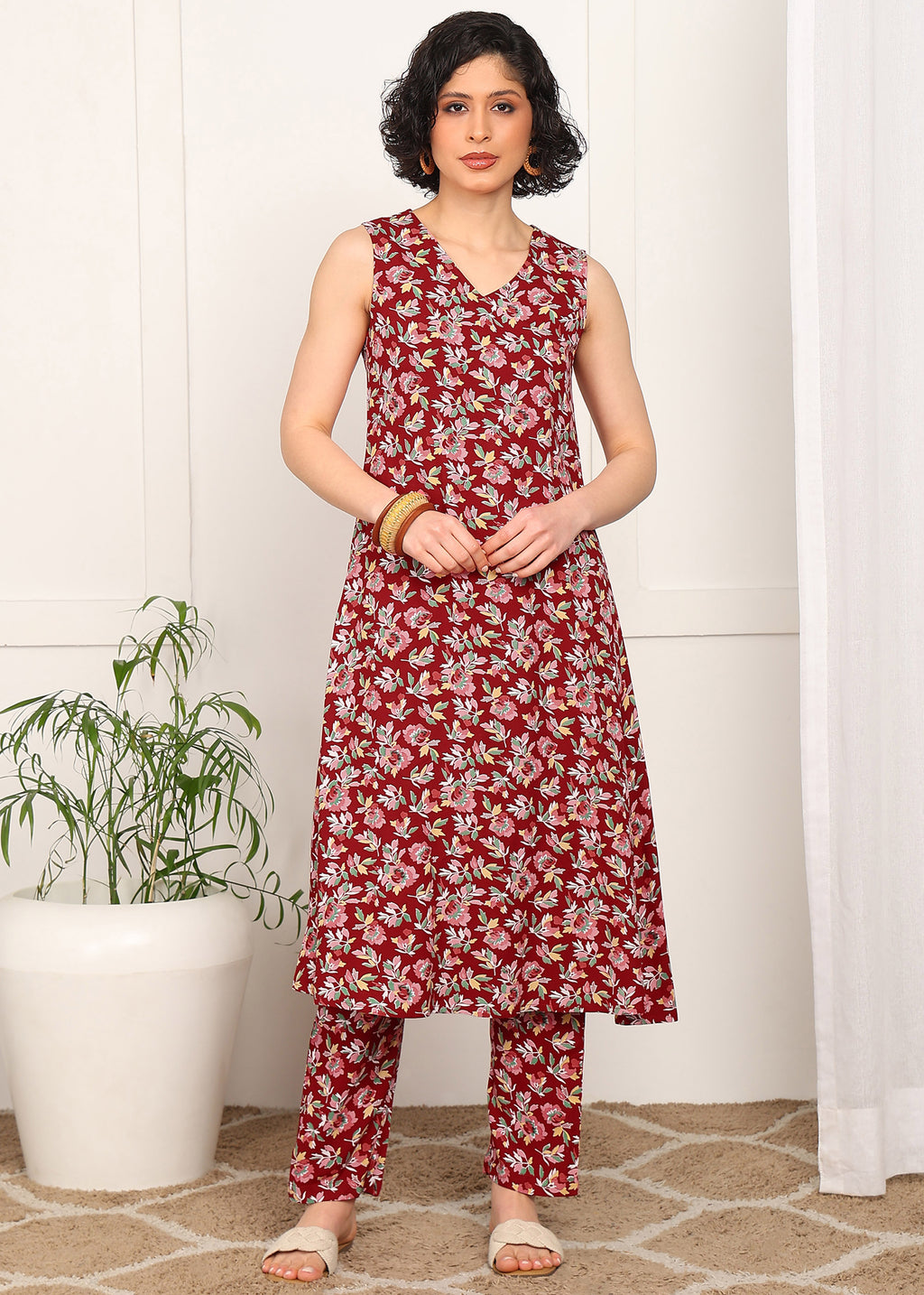 Women Sleeveless Red Floral Printed Kurti Pant Set