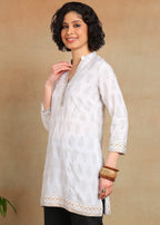 Women Off-White Printed Straight Kurti