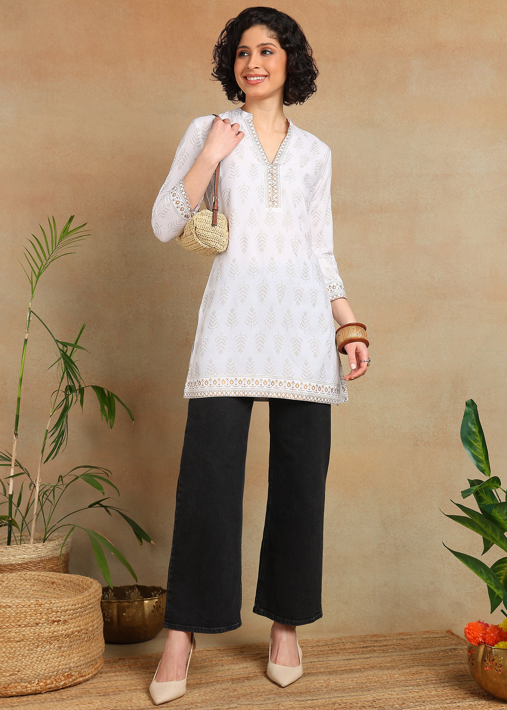 Women Off-White Printed Straight Kurti