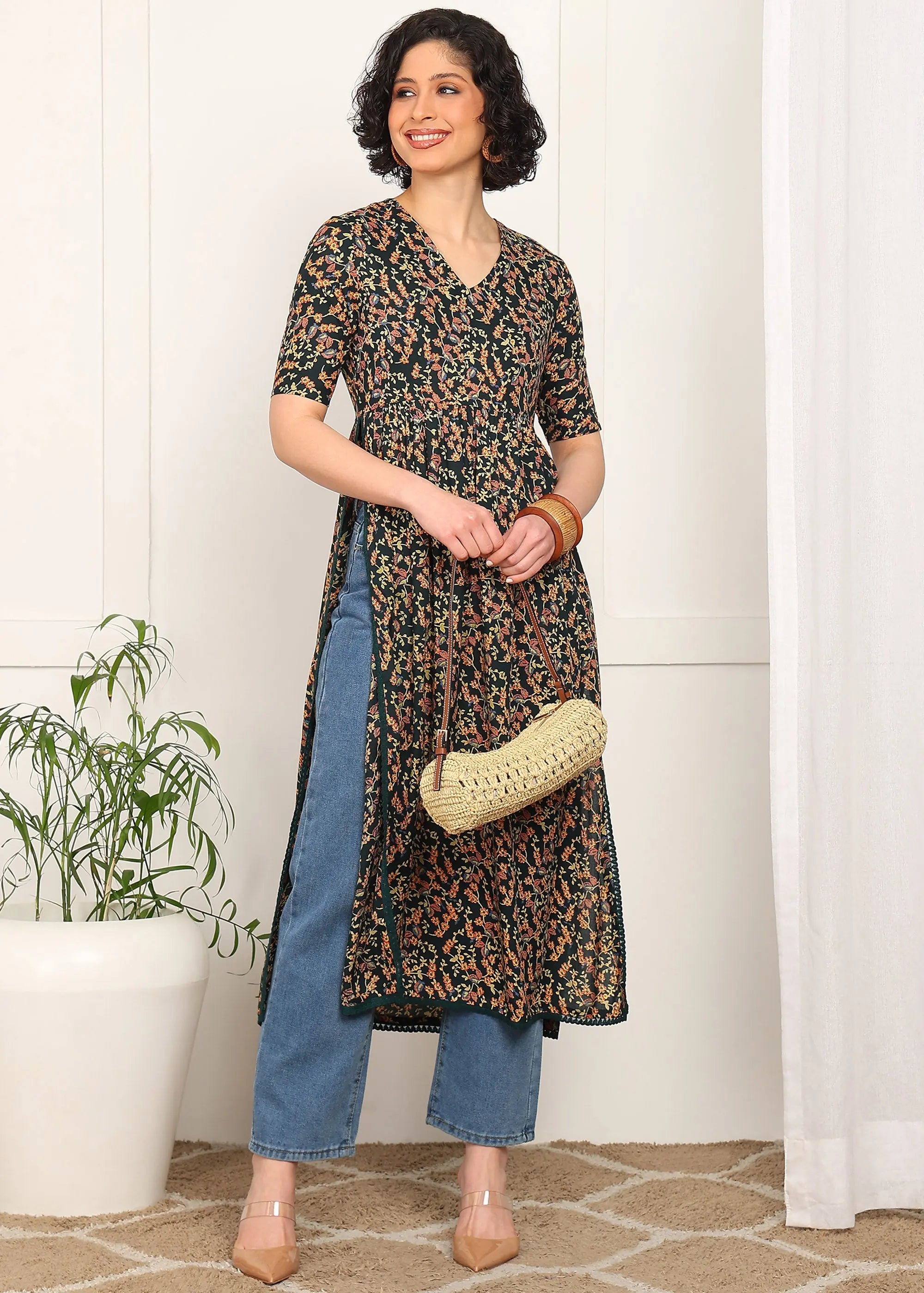 Women Black Floral Printed V-Neck Long Kurti MOMETOX