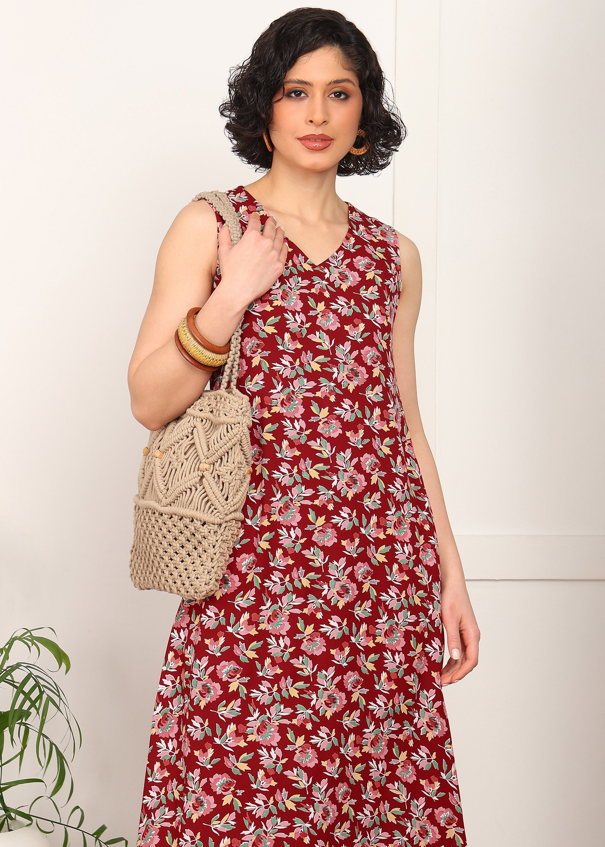 Women Sleeveless Red Floral Printed Kurti Pant Set