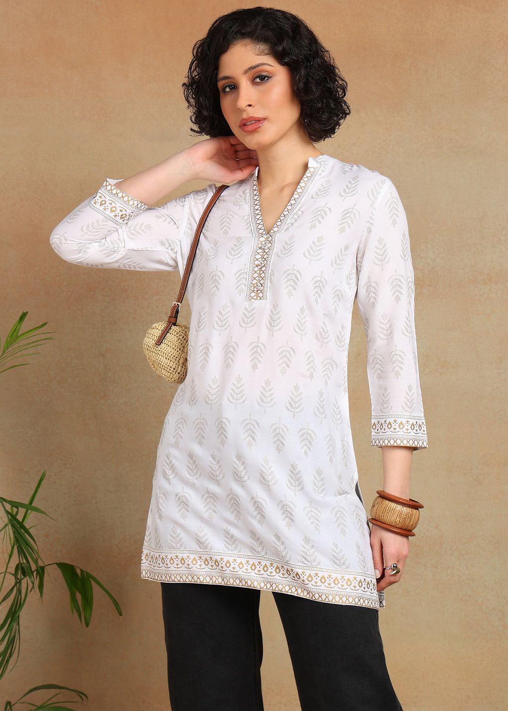 Women Off-White Printed Straight Kurti