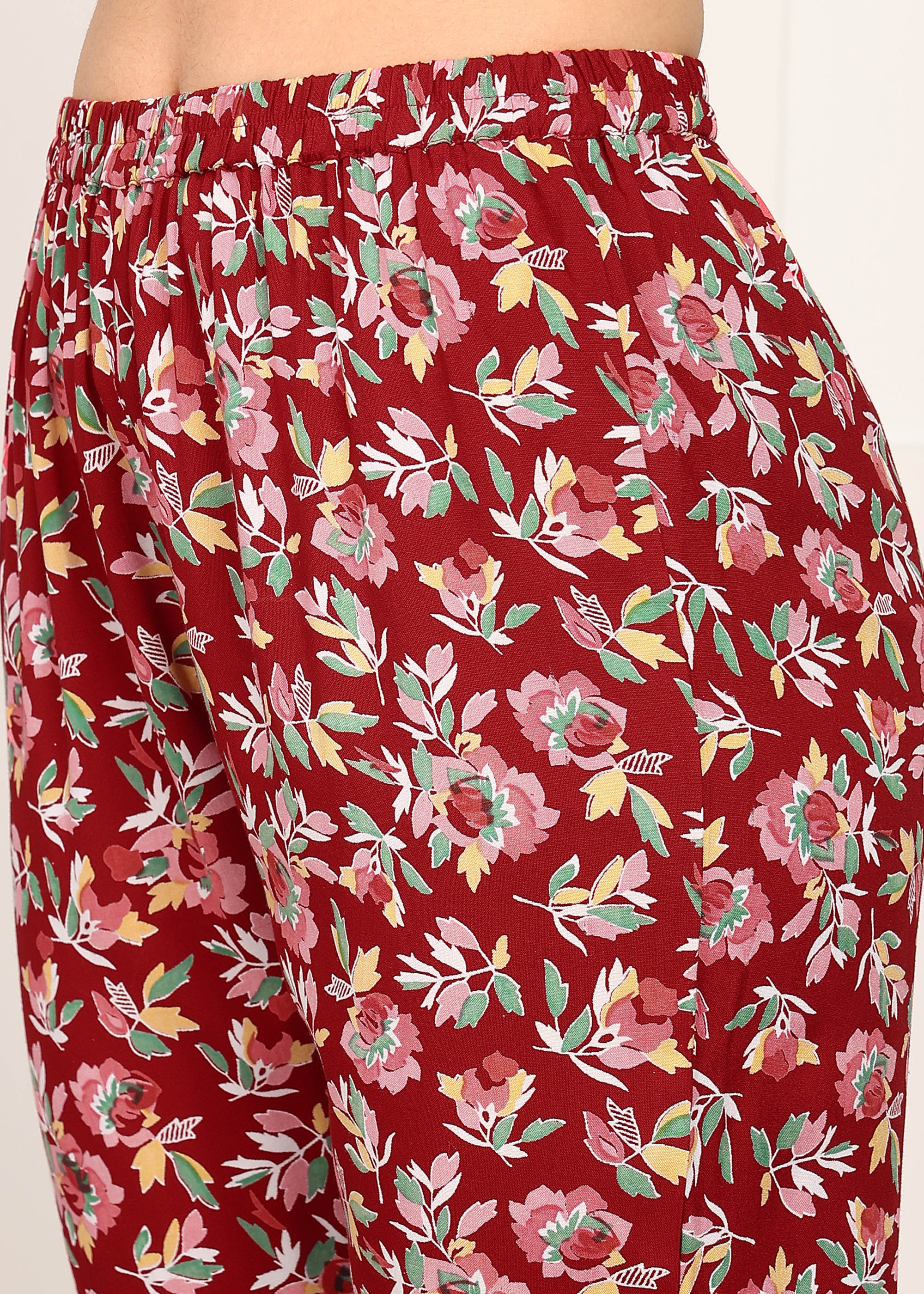Women Sleeveless Red Floral Printed Kurti Pant Set